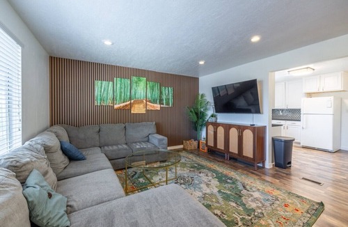 Lakeview House | Hot Tub & Pickleball | Packed with Entertainment | Near BYU