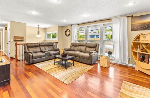 Gresham House | Hot Tub|Pool Table|Fire Pit| SpringWater Retreat