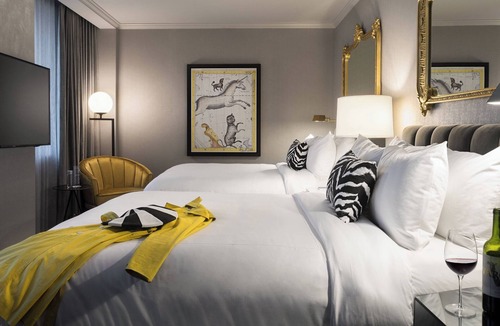 Scioto Mile Hotel | Hotel LeVeque, Autograph Collection