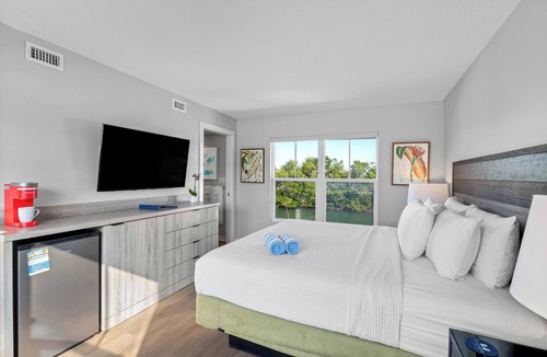 Nokomis Hotel | Hotel Studio (Second Level) - Unit D