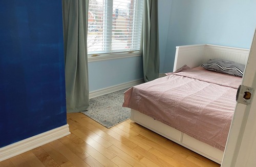 Cartierville House | House in montreal, close to bus stop, metro station, daycares, grocery stores