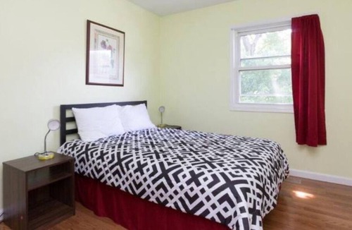 Sterling House | House in Sterling sleeps 12, parking available