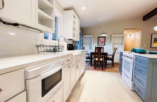 Lake Hills House | House with fully fenced yard and garage minute to downtown