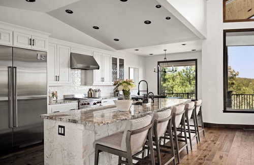 Sierra Pines House | HOZHO Estate | Mountain Views, Hot Tub & Arcade