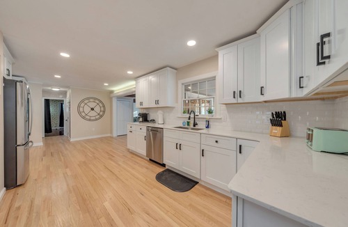 Cape May Court House House | Huge 7 bedroom house - pool, hot tub, full bar, close to Avalon & Stone Harbor