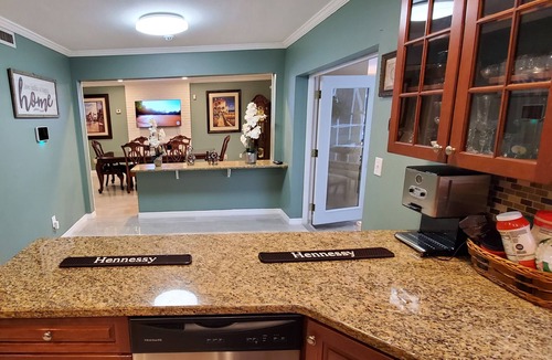 Clearwater Villa | HUGE VILLA ** BEACH & JET-SKIES * 3500 sqft BIG LOT with HEATED POOL *