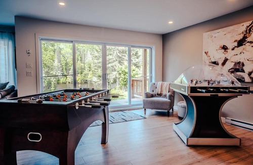 Riviere-Rouge Ski Chalet | Huge Waterfront Modern Cottage on the Rouge River