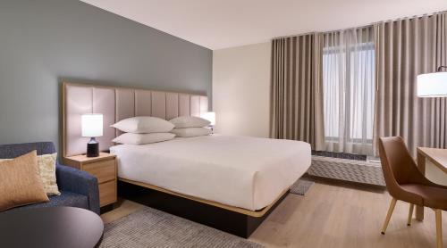 Greenbrier West Hotel | Hyatt Studios Chesapeake