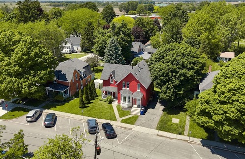 Ridgetown Condo | Iconic Red Victorian | 3BR Ridgetown Retreat