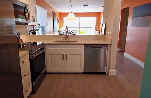 North Trail Apartment | Ideal 2-bed/2-bath condo at Whitaker Bayou.
