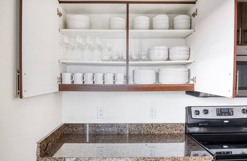 Northwest Bellevue Apartment | Ideal Bellevue 2BR w/Great Views & Gym, close to shopping, by Blueground