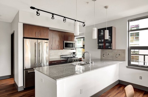 Cascade Apartment | Ideal South Lake Union 2BR w/Gym & W/D, near Space Needle, by Blueground