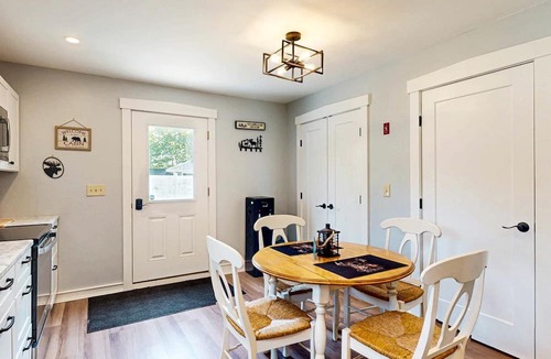 Greenville Cottage | Idyllic Lakefront Cottage Haven Near Tussle Lagoon, Maine