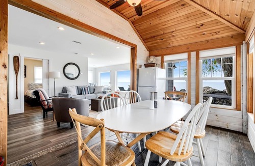 Leamington Cottage | Impressive Waterfront Cottage with Fantastic Views in Leamington, Ontario