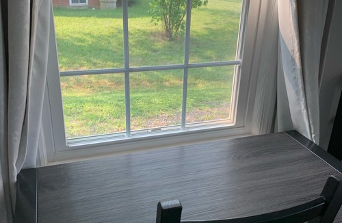 Marshall House | In the Heart of Marshall - Virginia Horse and Wine Country