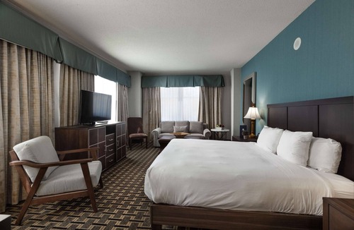 Downtown Baltimore Hotel | Inn at the Colonnade Baltimore - a DoubleTree by Hilton
