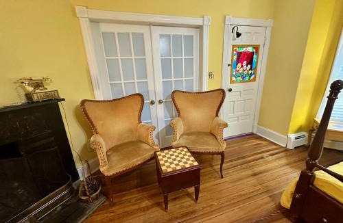 Gaithersburg Bed & Breakfast | Inn on Fox Meadow - Spacious Victorian Inn