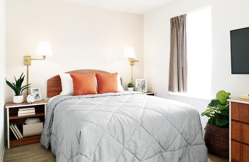Greenbrier West Hotel | InTown Suites Extended Stay Chesapeake VA - Battlefield Blvd
