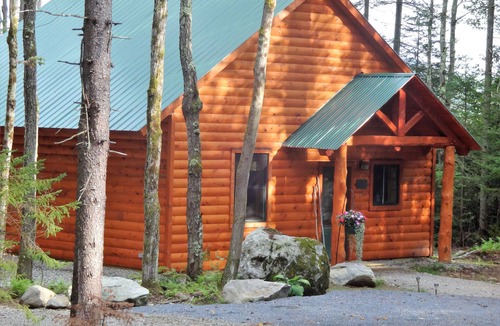 Ripton Cabin | Inviting timber frame cabin in Vermont's Green Mountains