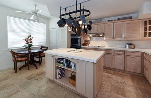 Islamorada Condo | Islamorada's Poolside Maison 302, a spacious 3BR condo with resort-style pool in scenic Islamorada.