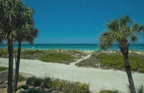 Ilexhurst Condo | Island Beach Club 24 - Anna Maria Island - Condo 2 Bedroom/1 Bath gulf front , maximum occupancy of 4 people.