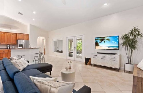 Del Real Townhouse Condo | Island Surf Beach House: 4B/2.5B House Close To Beach and Downtown Cocoa Beach