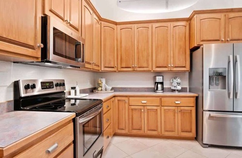 Del Real Townhouse Condo | Island Surf Beach House: 4B/2.5B House Close To Beach and Downtown Cocoa Beach