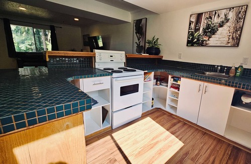 Regional District of Nanaimo House | Ivory Escape in the Forest