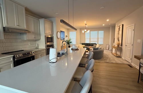 Fredericksburg House | J cornerstone Modern House Charming 4 room townhome in delightful Fredericksburg