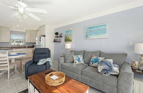 Siesta Key Villa | Jamaica Royale #40 - 3 Heated Pools on the Beach - One Ocean-Side!