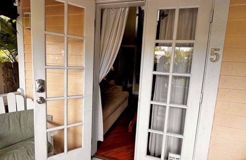 Downtown Cottage | Jimmy Buffet Getaway in Old Town Key West