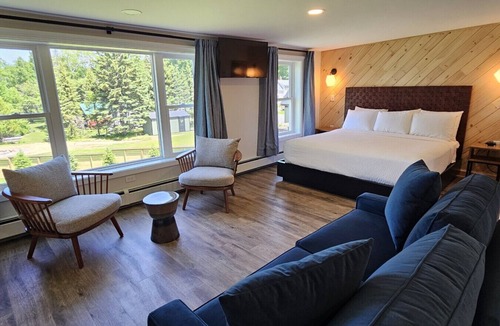 Greenville Junction Hotel | Juniper Motel-Deluxe King*RM6*Lakefront*ATV Access*Dock