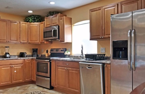 Ridge Wood Heights House | Just minutes to Siesta Key, Beaches, and Shopping w/ Private Pool and WIFI