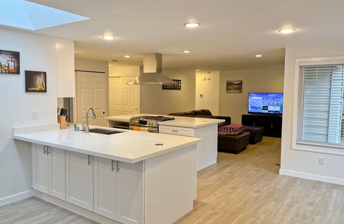 Juanita House | Just Remodeled 3bd/2.25ba in Kirkland/Juanita with Amazing Walkability