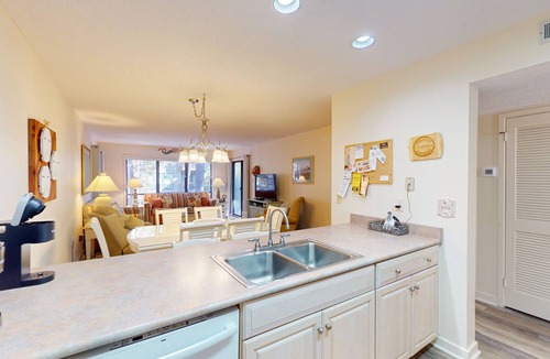 Palmetto Dunes Villa | Just Steps to the Beach and Oceanfront Bar and Grill!