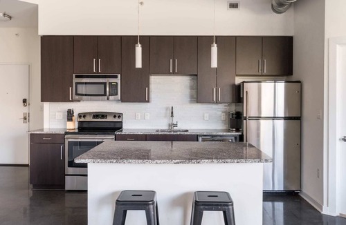 Del Ray Apartment | Kasa | Cozy 2 BD + Self Check-In | Alexandria