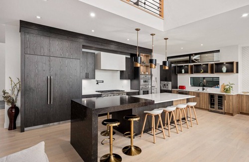 Southwest Mission House | Kelowna Retreat | Pool, Views, 5 ensuites