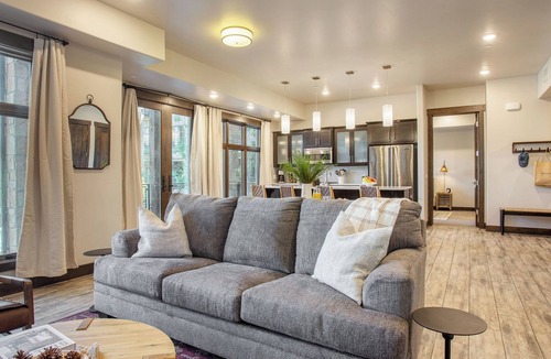 Park City Apartment | Kestrel by Avantstay Close to the Ski Slopes in This Majestic Home in Park City