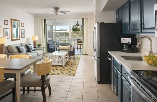 Key West Resort | Key West Resort Stay – 2BR Villa Near Beaches & Sunset Views