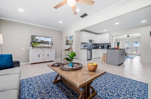 South Bradenton House | [Kids Favourite] Family Fun Oasis | Theatre, Heated Pool, Hot Tub & Arcades