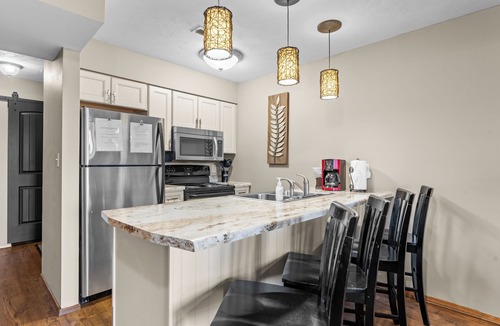 Notch Estates Condo | KING BEDS!~Hiding Place~WALK IN UNIT~BOAT PARKING🎡1 Mile from SDC🎢Free WIFI