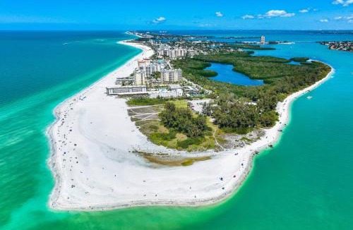 Saint Armands Key House | Kingston Arms 2nd Fl Walk to Beach & St. Armands Circle