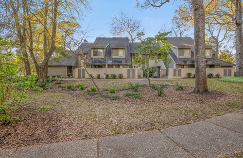 Arcadian Shores Villa | Kingston Richmond Pk 20F 2nd floor w/pool & beach