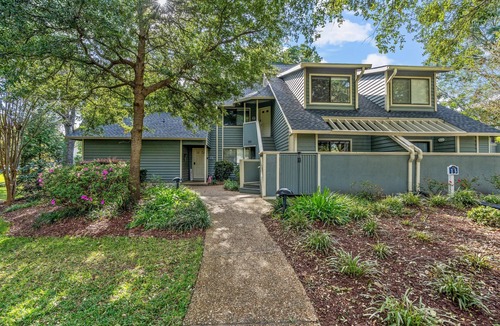 Arcadian Shores Villa | Kingston SJP 13D 2nd floor Villa w/pool/beach