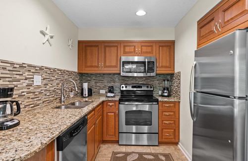 Arcadian Shores Villa | Kingston SJP 8C Ground level Villa w/pool/beach