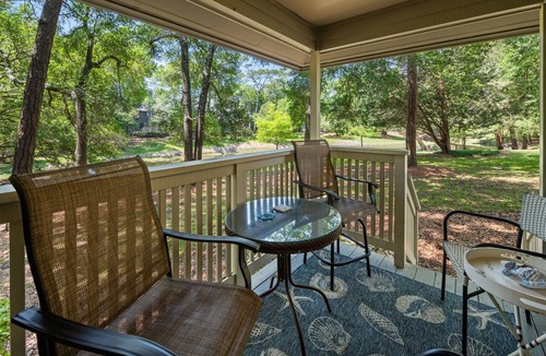 Arcadian Shores Villa | Kingston WHP 18C 1st floor Villa w/pool/beach
