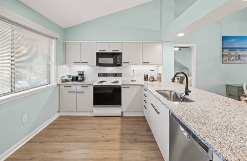 Arcadian Shores Villa | Kingston WHP 2D 2nd level Villa w/pool/beach