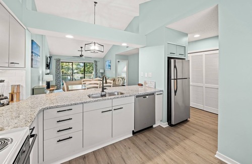 Arcadian Shores Villa | Kingston WHP 2D 2nd level Villa w/pool/beach