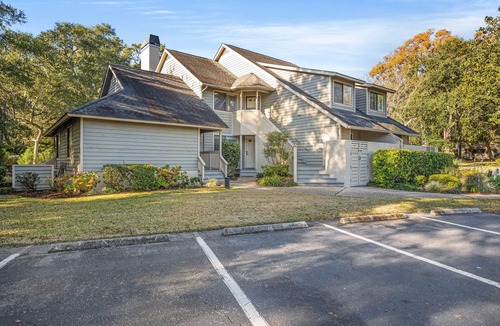 Arcadian Shores Villa | Kingston WHP 2D 2nd level Villa w/pool/beach