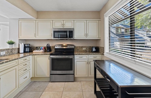 Arcadian Shores Villa | Kingston WHP 3C Ground level Villa w/pool/beach